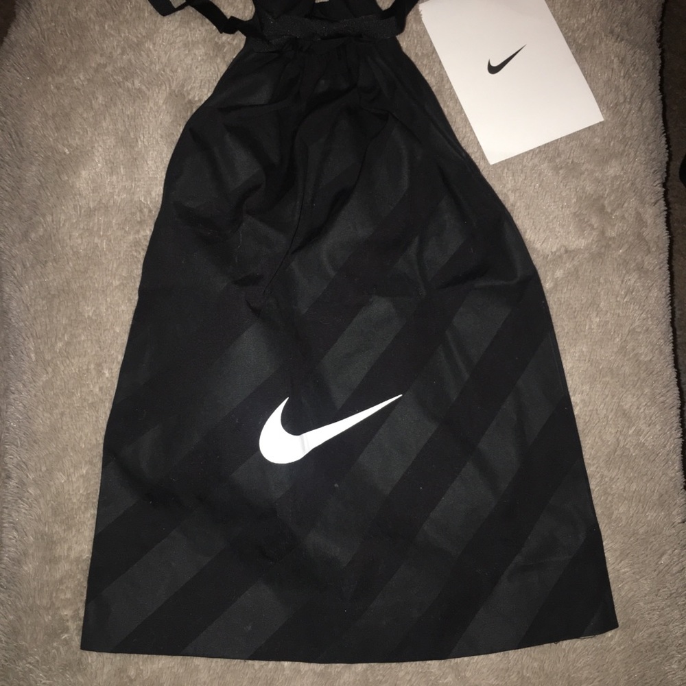 Nike gift bag w/ envelope attached